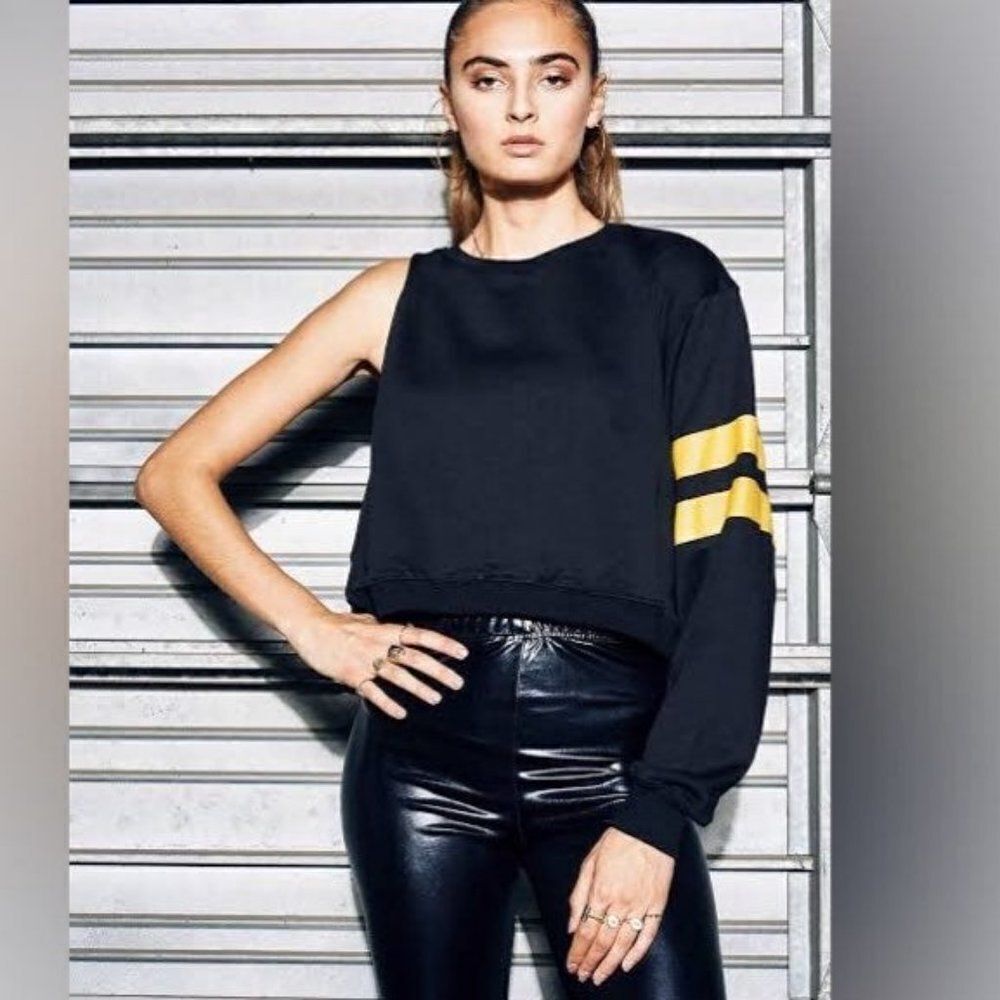 LF Sweatshirt  Black Cropped Oversize One Sleeve‎